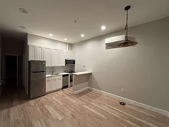 48 Clifton Place, #3B