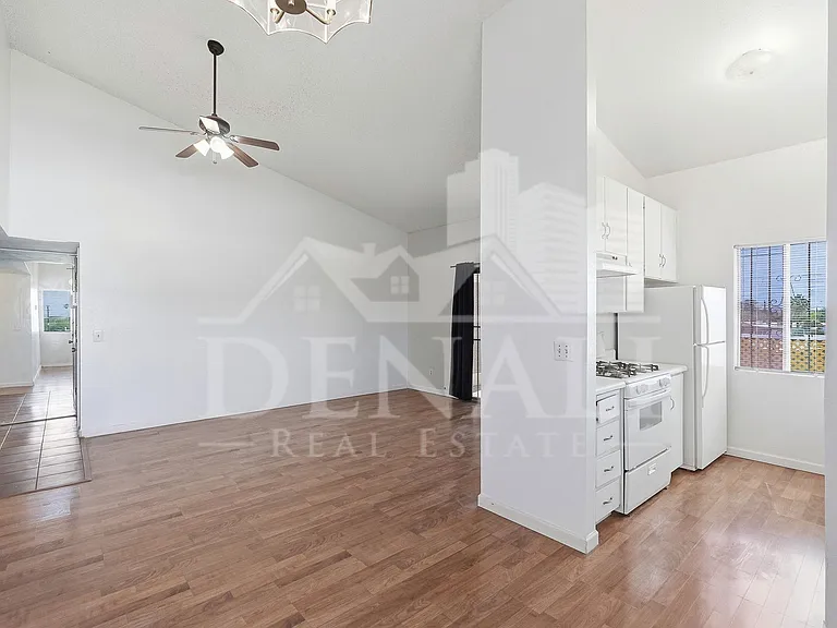 808 S Langley Ave #201 — Photo 7