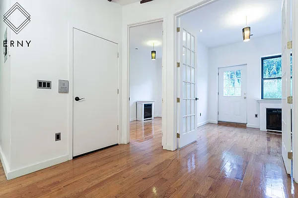 Rented by ERNY LLC | media 5