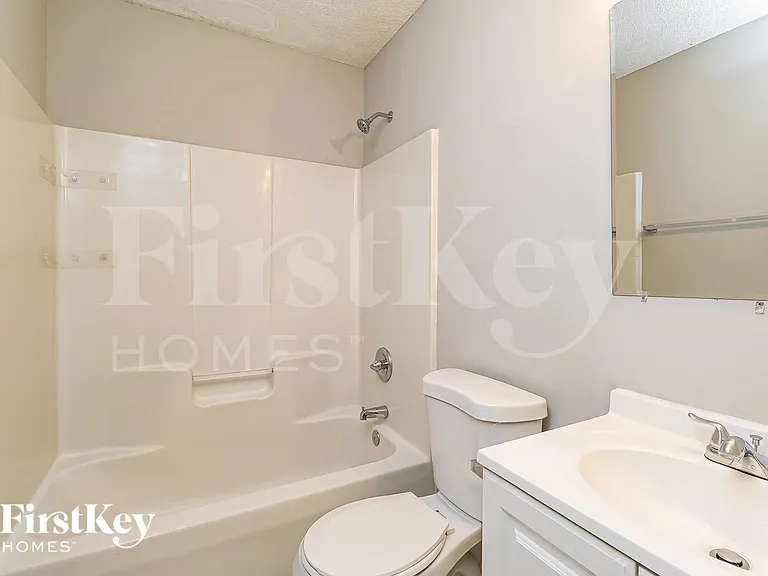 110 Waderich Ln — Photo 15