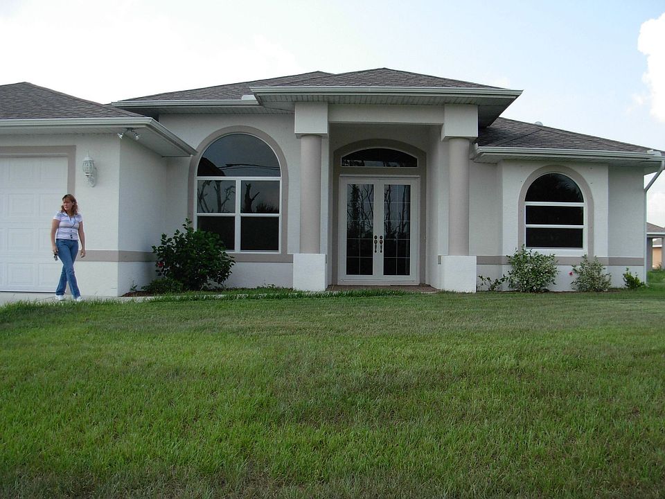 home centered on 2 lots