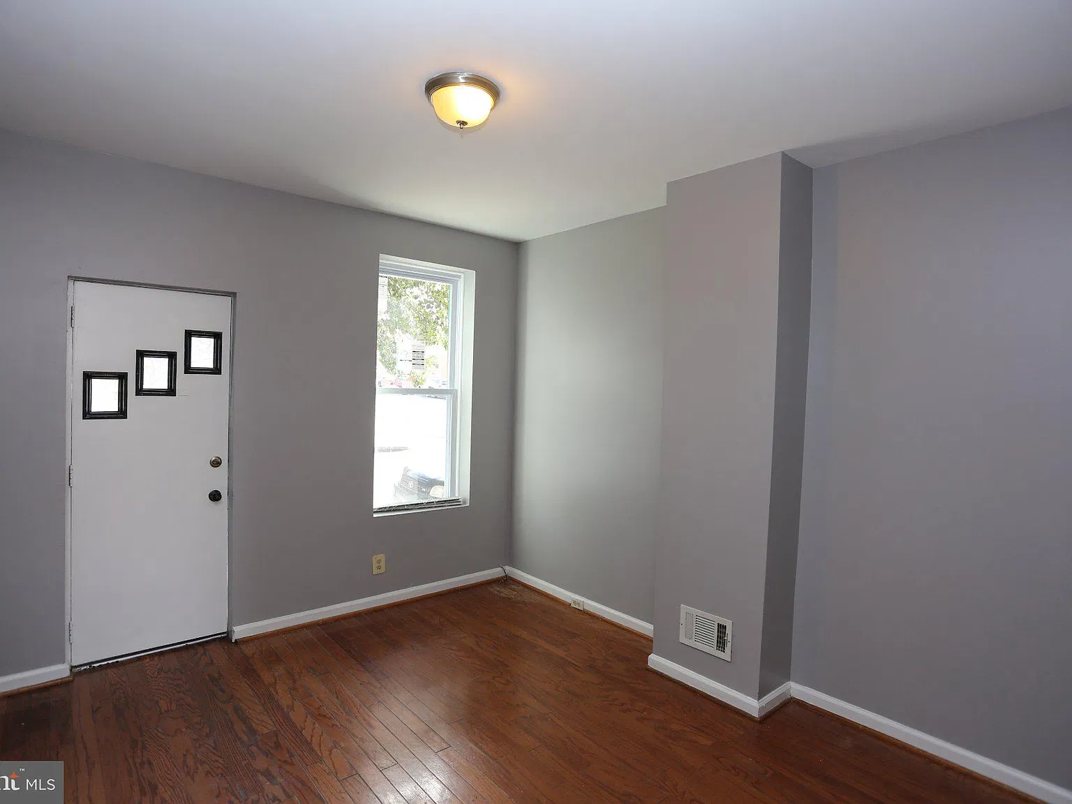 2 bed, 1.0 bath, 638 sqft, $1,750 — Photo 3
