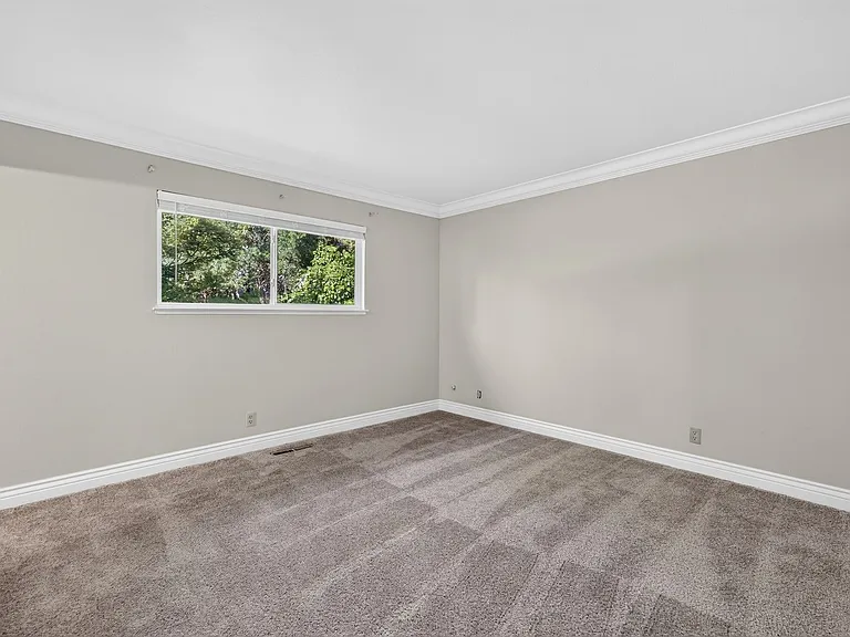 1214 Kilarney Ln — Photo 24
