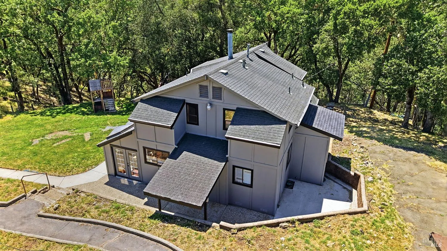 2713 Leslie Road - Photo 2