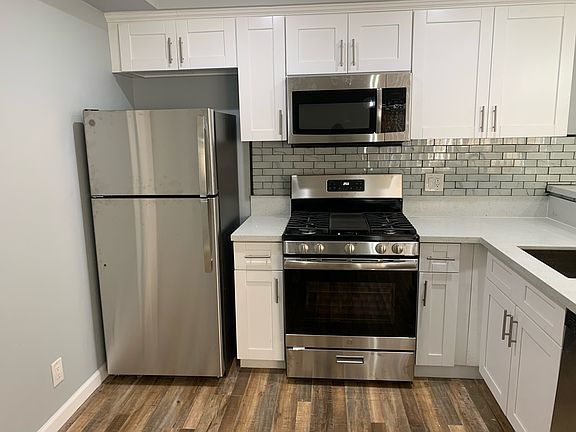 4th image of 1028 N Mariposa Ave APT 102