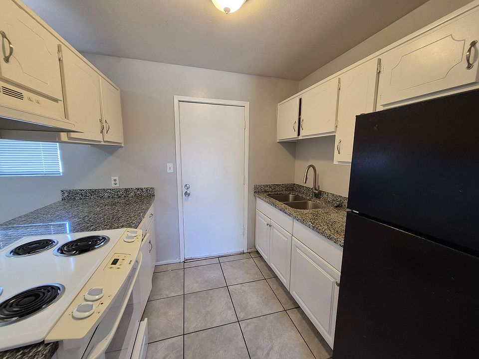 1st image of 122 N 13th Ave APT 1