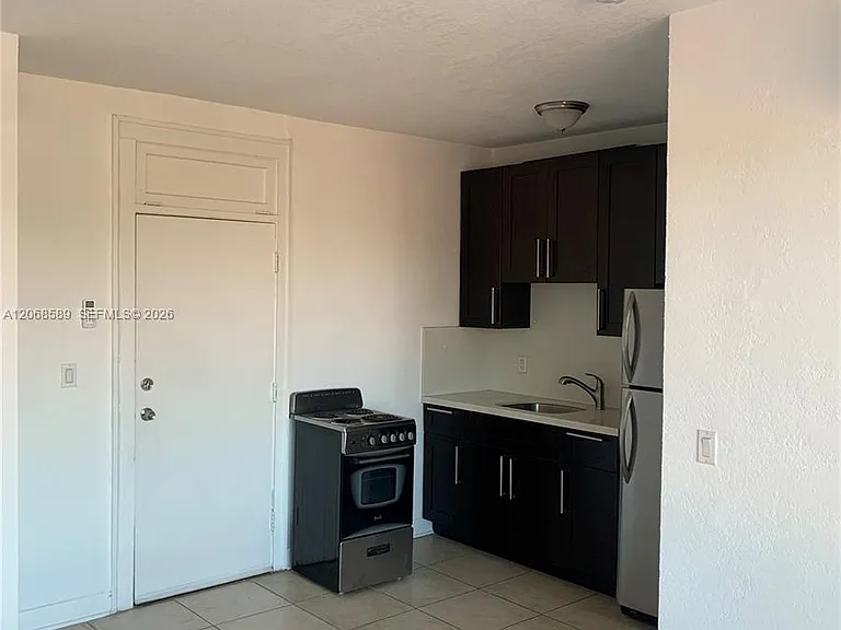 712 SW 56th Ave #8B — Photo 5