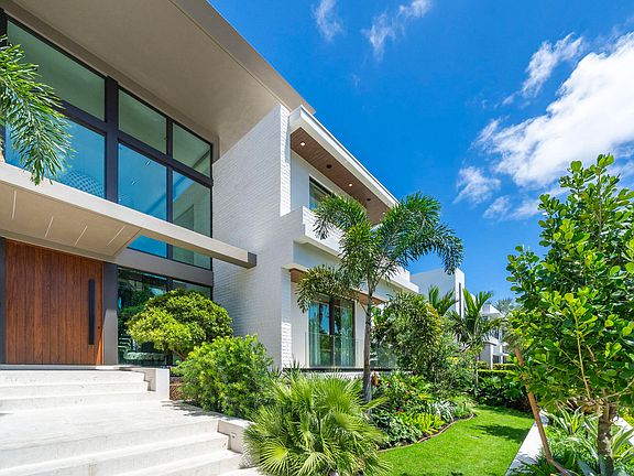 5th image of 600 Solar Isle Drive