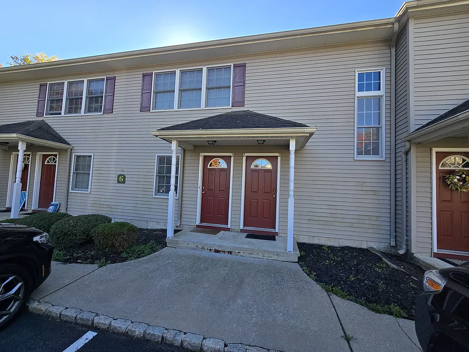 6 Autumn Leaf Ct #1-2