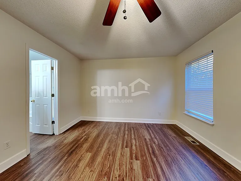 207 Riesling Way — Photo 9