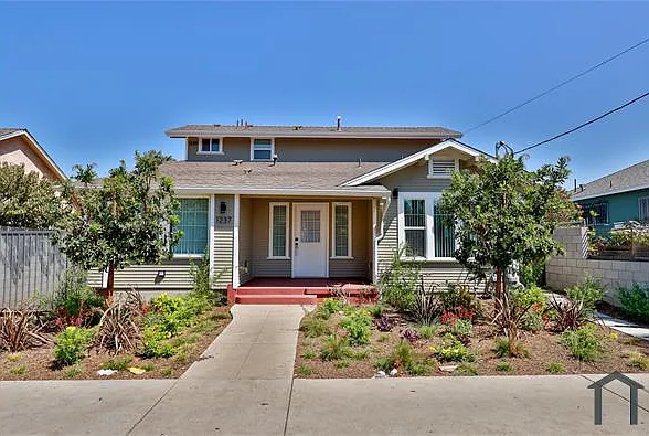 4 bed, 1000 sqft, $3,888 — Photo 2