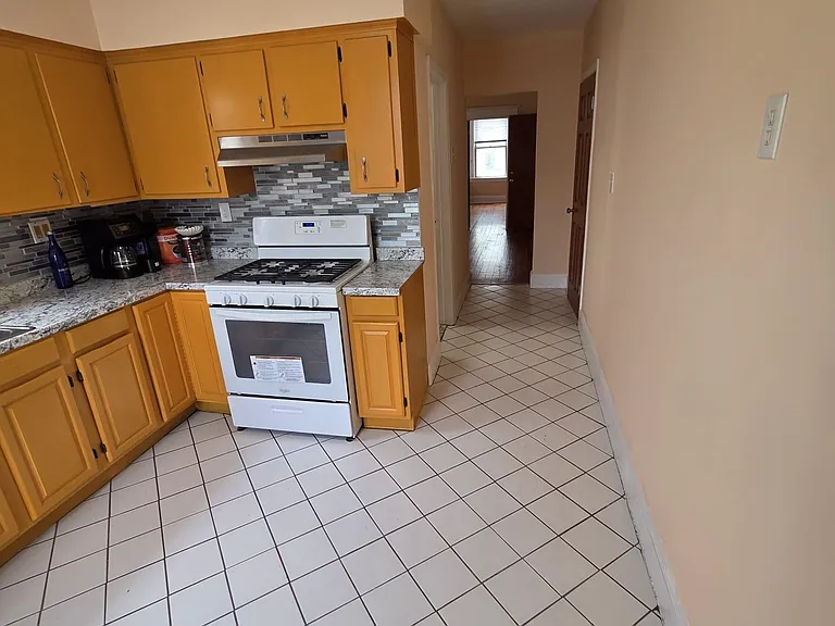 364 Woodlawn Ave #2 — Photo 13