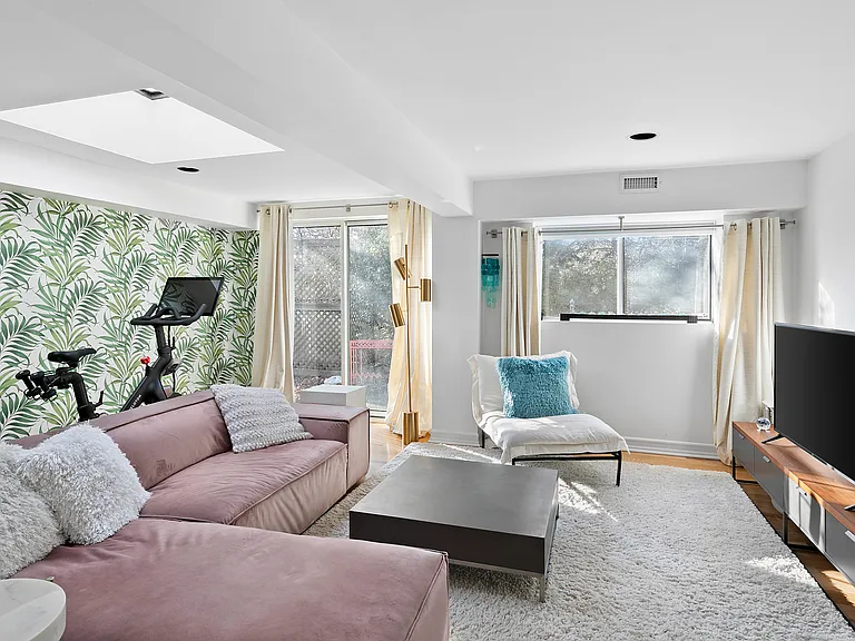22 Maylen Dr — Photo 10