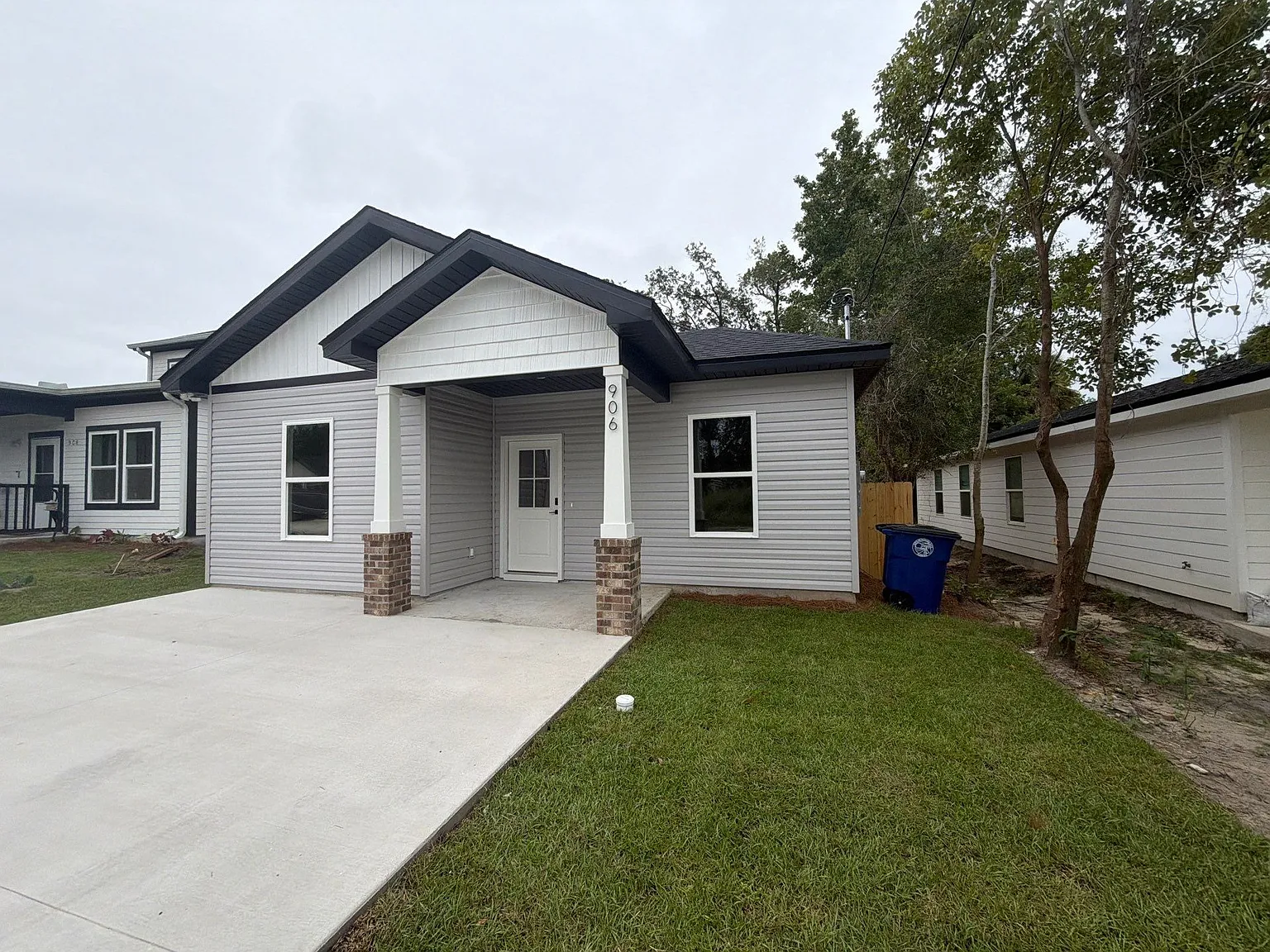 3 bed, 1245 sqft, $2,050 — Photo 1