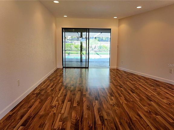 4th image of 2589 Renatta Dr