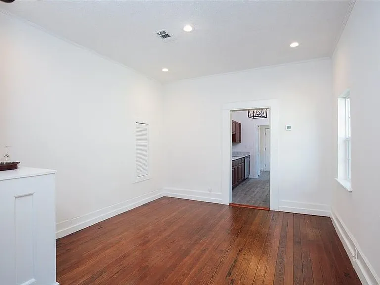 1324 E Gadsden St — Photo 6