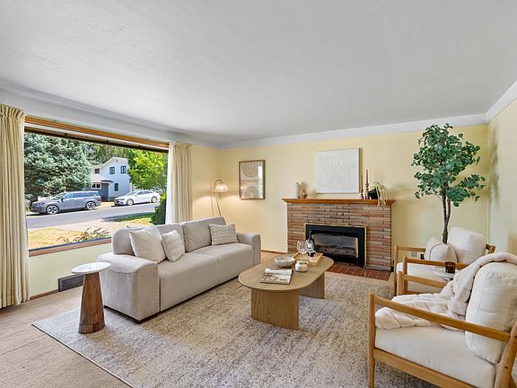 4th image of 3706 E Congress Ave