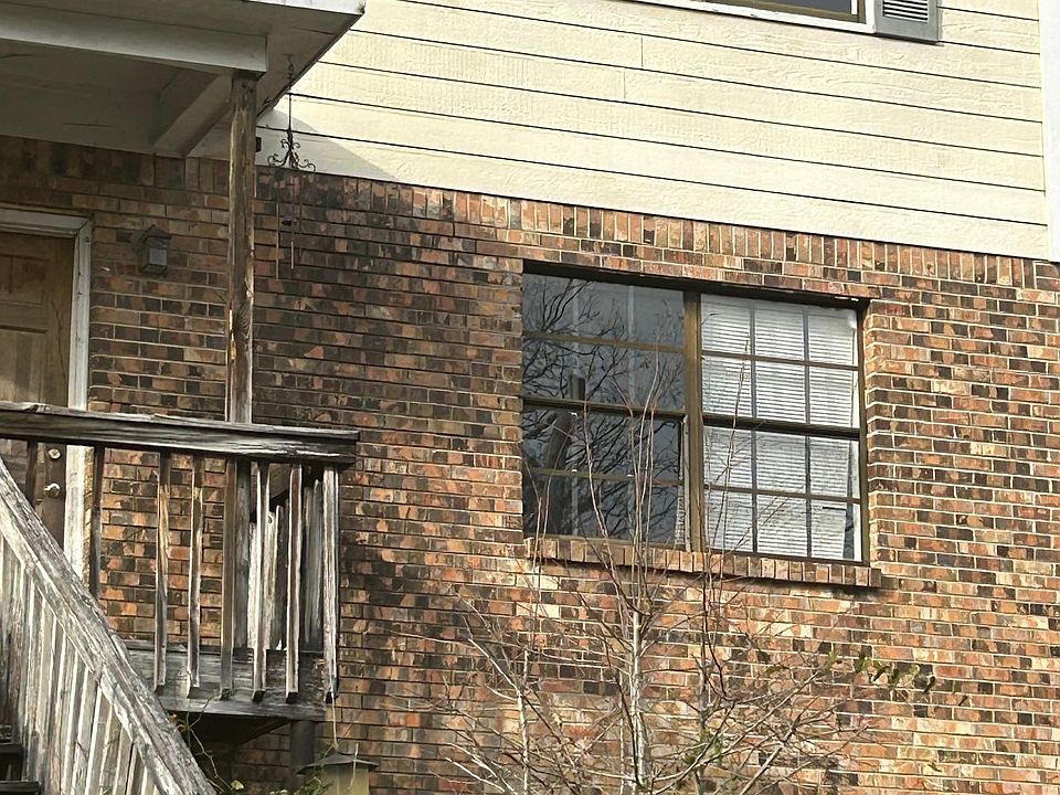 2nd image of 1753-1755 6th Pl NW