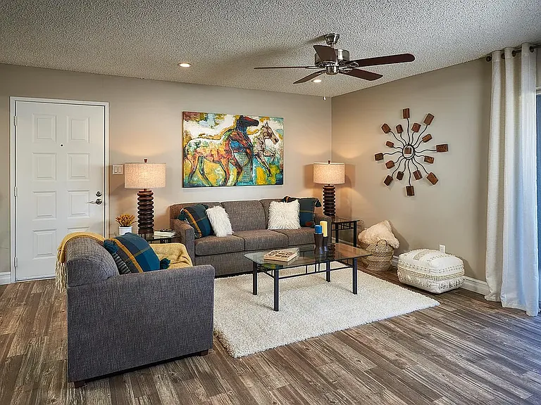 Chandler Meadows Furnished Apartments — Photo 2