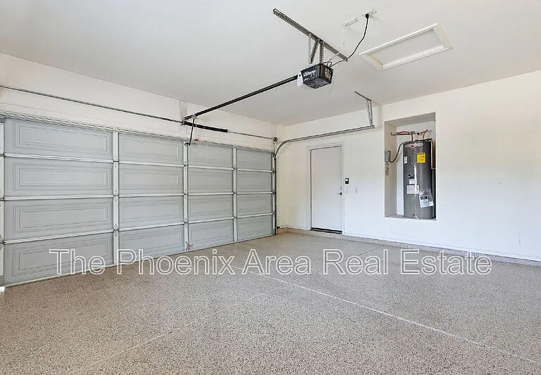 554 E San Carlos Way — Photo 26