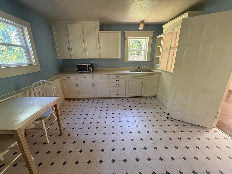 192 Van Ness Ave #4 — Photo 8
