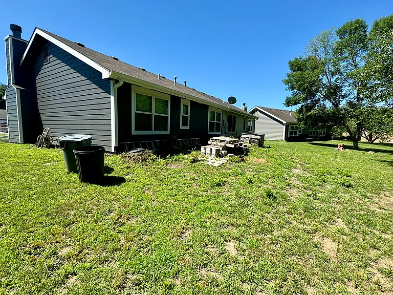 2100 Pikes Peek Pl — Photo 15