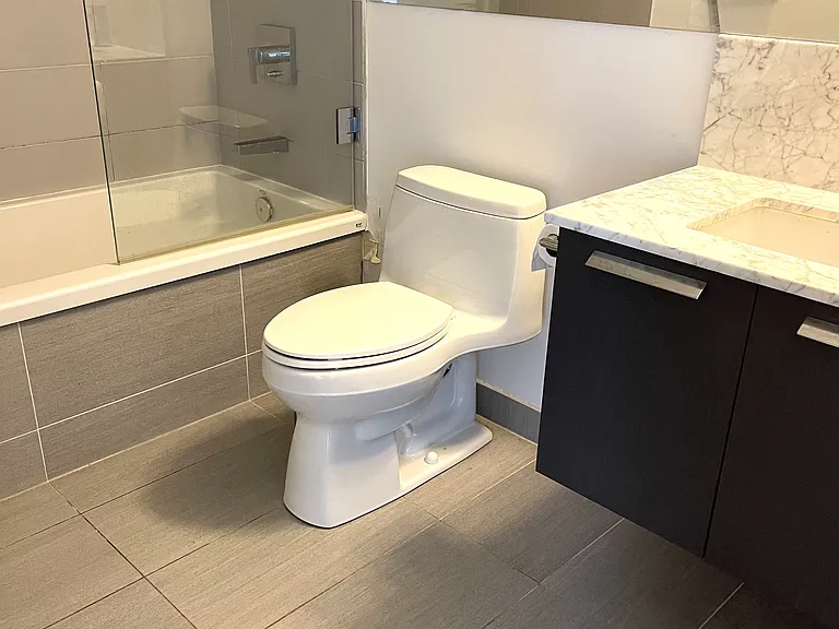 28 Wellesley St E #1206 — Photo 7