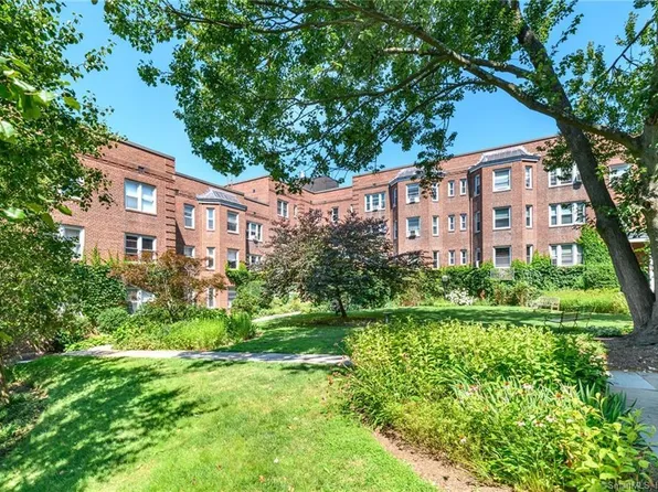 70 Strawberry Hill Avenue #4-1C, Stamford, CT 06902