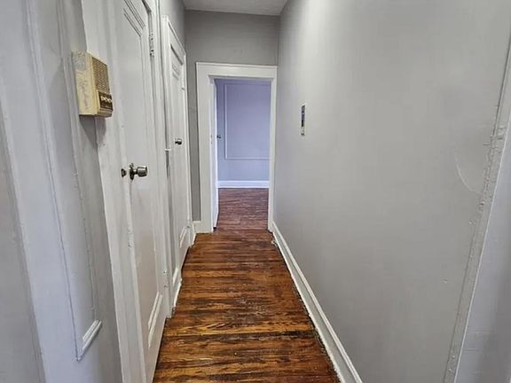 4th image of 1008 Chancellor Ave #202