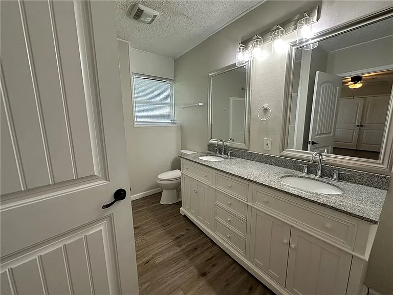 11150 Interstate Highway 37 #B — Photo 18