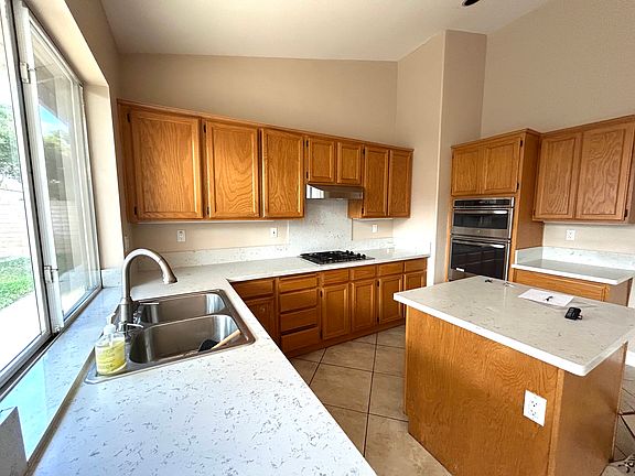 5th image of 3853 Santa Lucia St