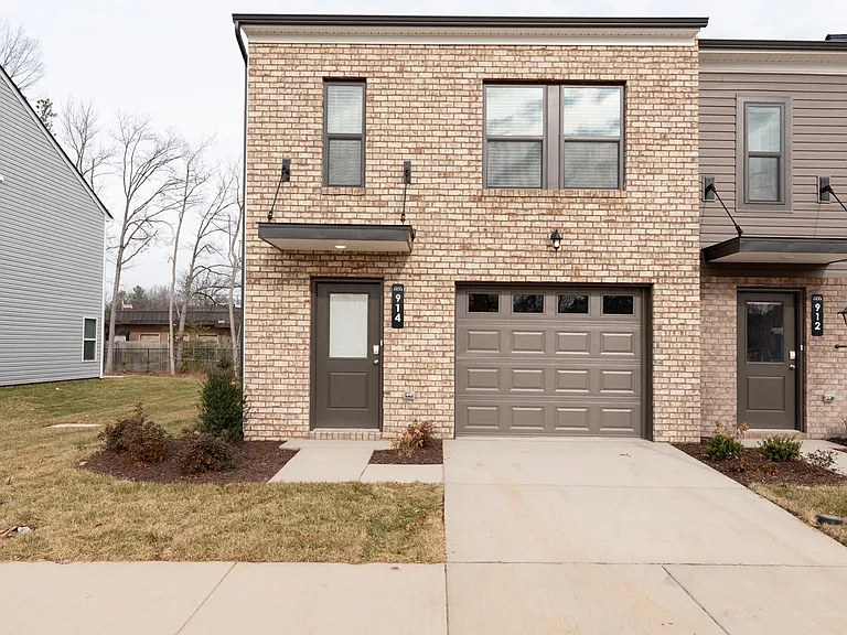 914 Encore Autumn Ln — Photo 2