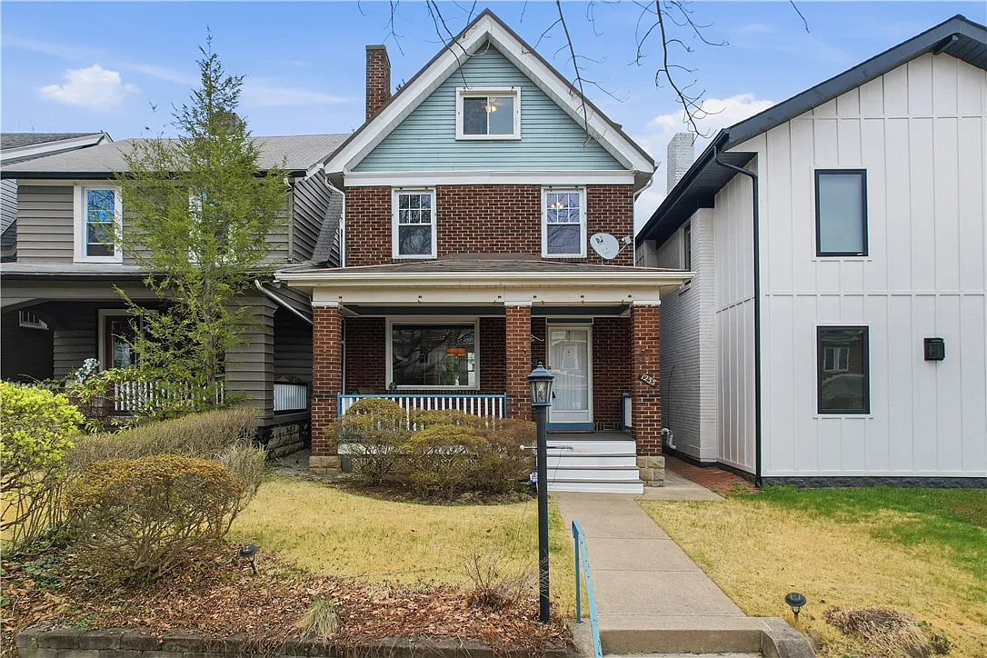 1235 Richmond St photo 1
