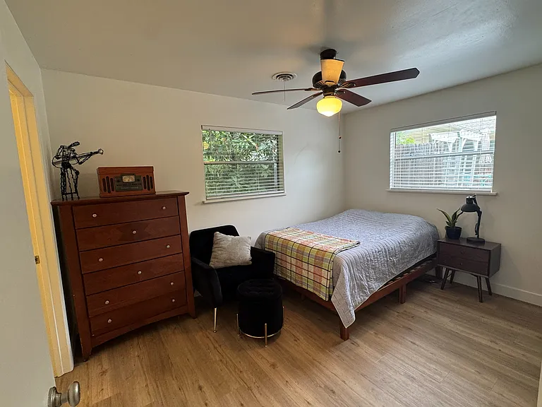 904 Aurora Cir — Photo 14