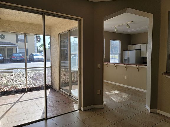 3rd image of 5003 Sunridge Palms Dr
