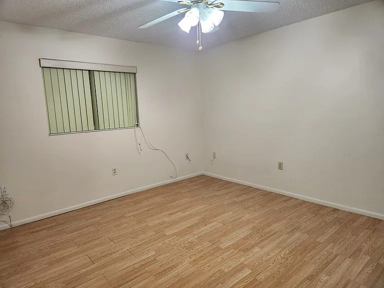 10511 Azalea Park Dr N — Photo 6