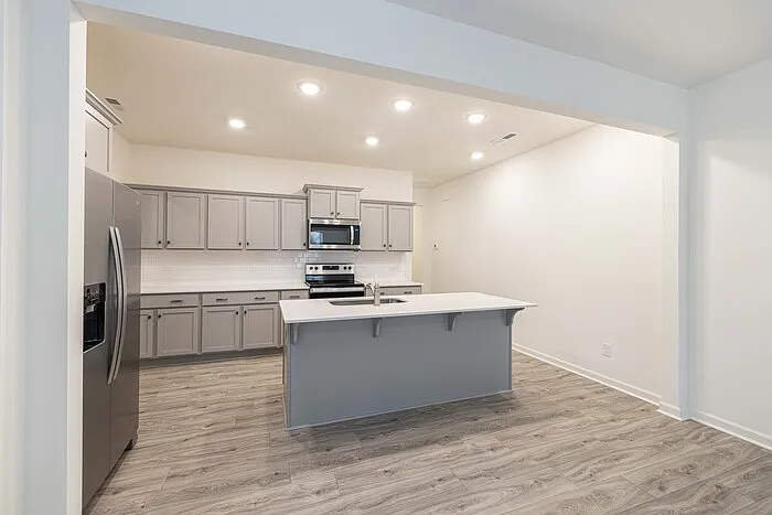 3 bed, 2.5 bath, 2145 sqft, $1,895 — Photo 2