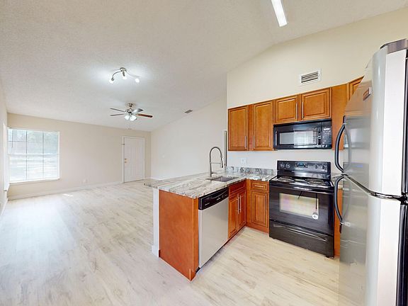 3rd image of 5401 Pinnacle Ln