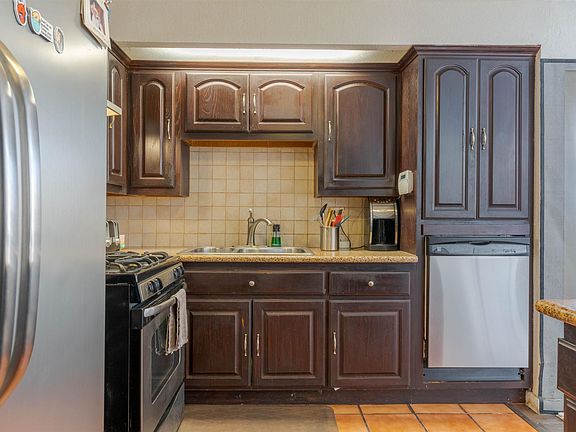 5th image of 7520 Dinsdale St
