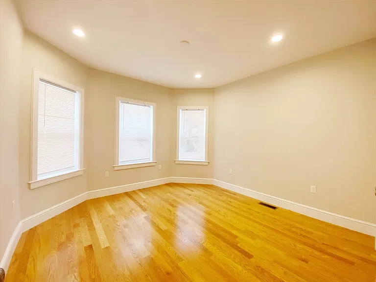 821 Winthrop Ave #1 — Photo 11