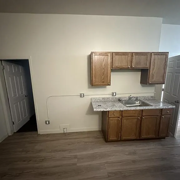 110 1/2 S Main St #3 — Photo 4