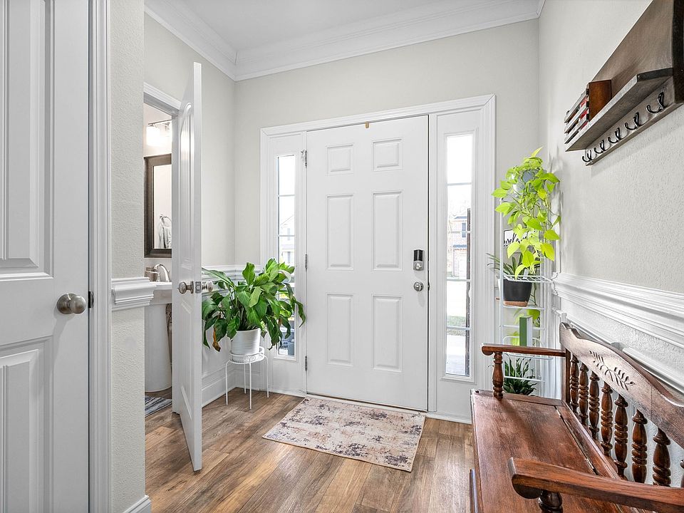 1st image of 1213 Black Oak Cir