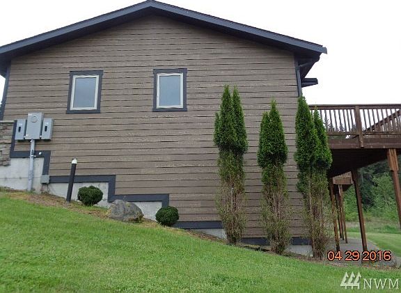3rd image of 1514 404th St E