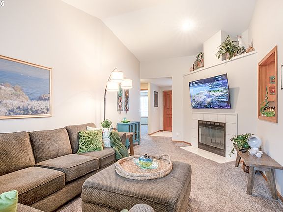 3rd image of 2752 Dayna Ln