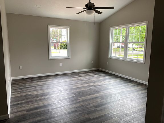 2nd image of 305-307 6th Dr NW