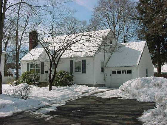 1st image of 1687 Paine St