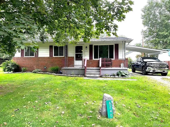 6240 Oak Ave, Vassar, MI 48768