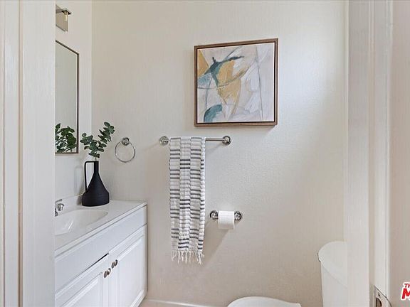 4th image of 8515 Saturn St #1