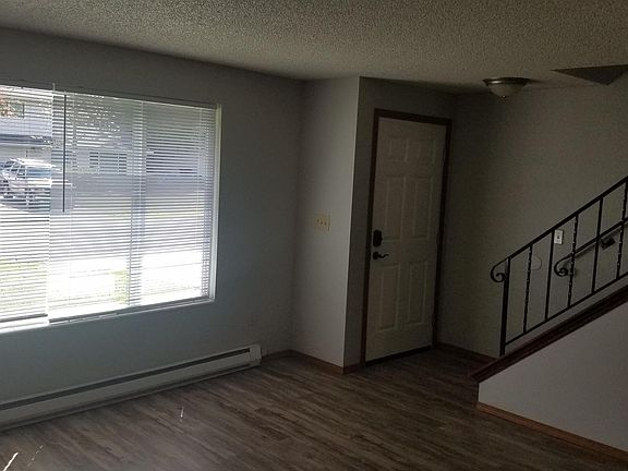 4th image of 9033 10th Pl SE