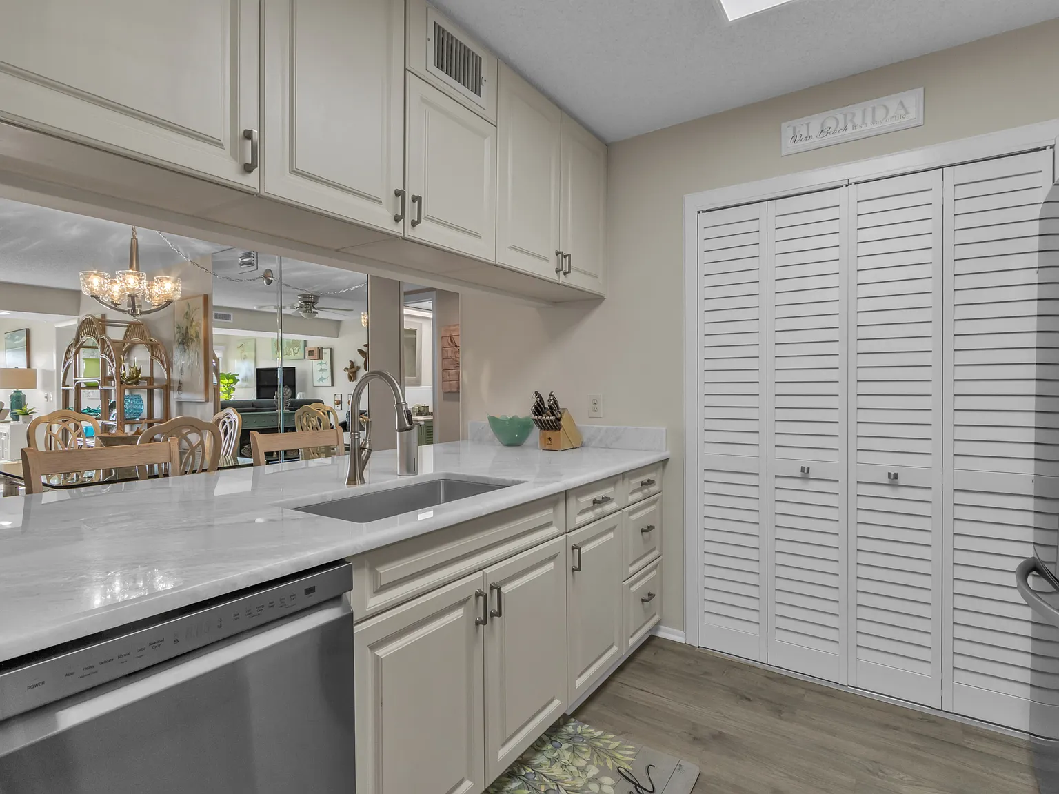 2 bed, 1188 sqft, $3,700 — Photo 4